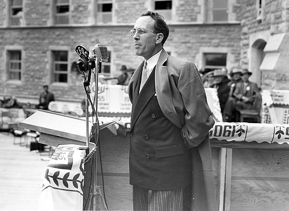 Tommy Douglas for new canadian five dollar bill